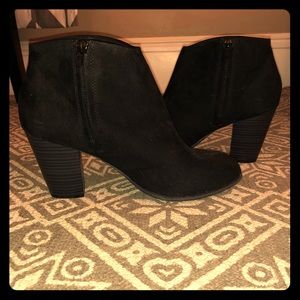 NEVER WON Black Ankle Booties